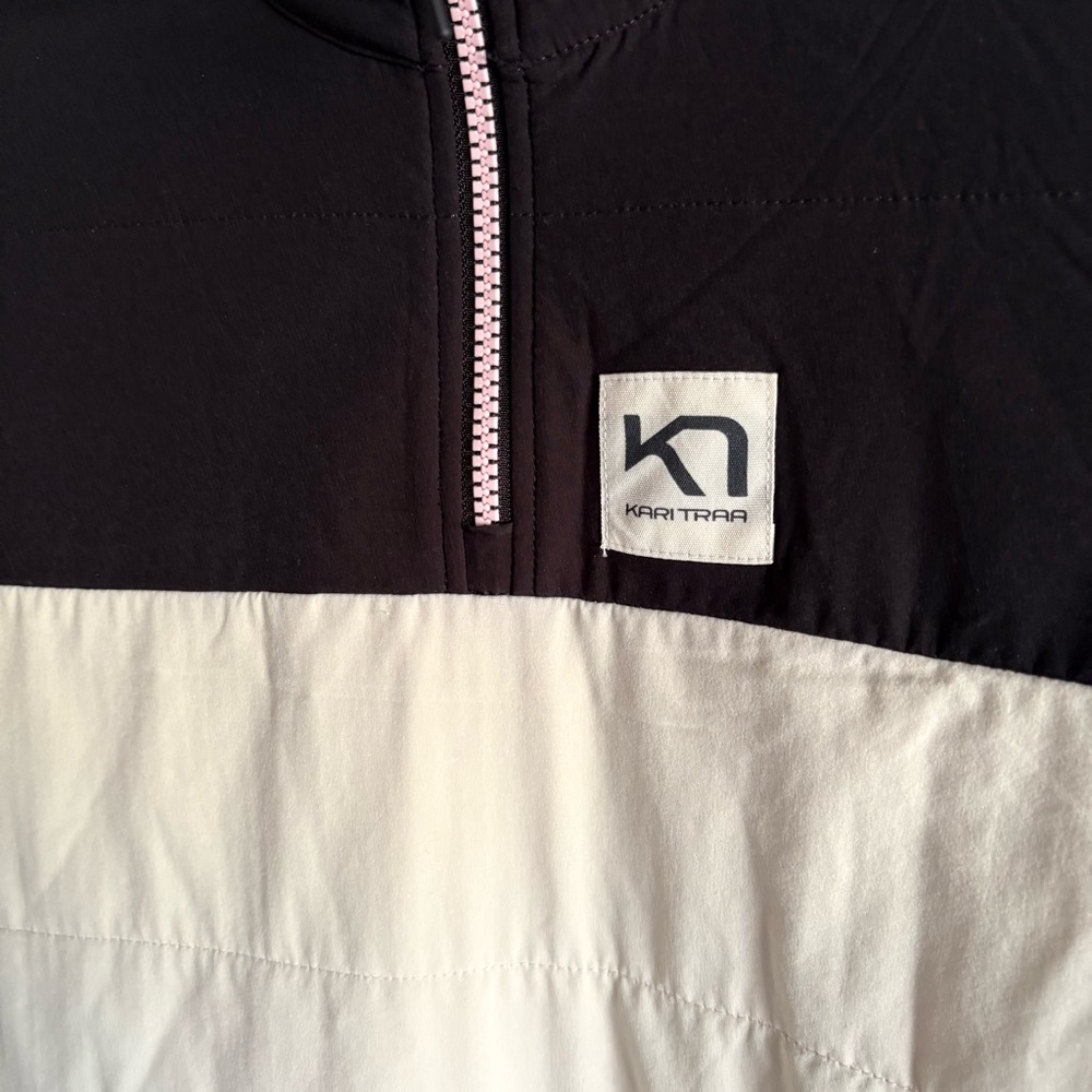 Kari Traa Black and Dk Cream 1/4 Zip Training Top - Picture 2 of 9